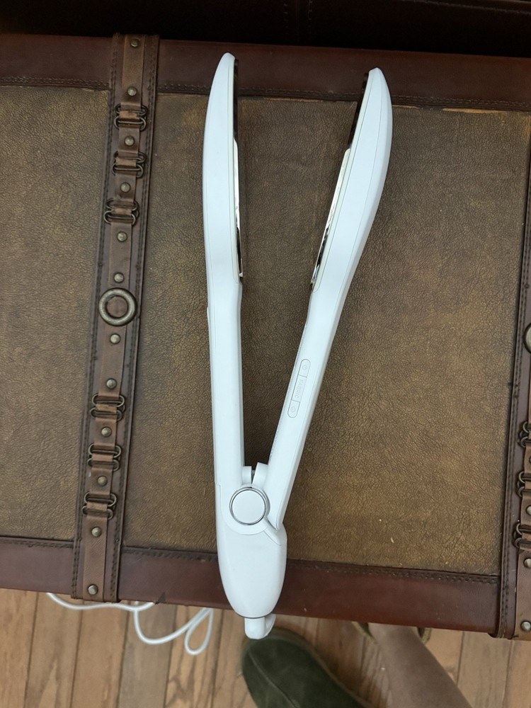 White Nori Iron With Blue Box