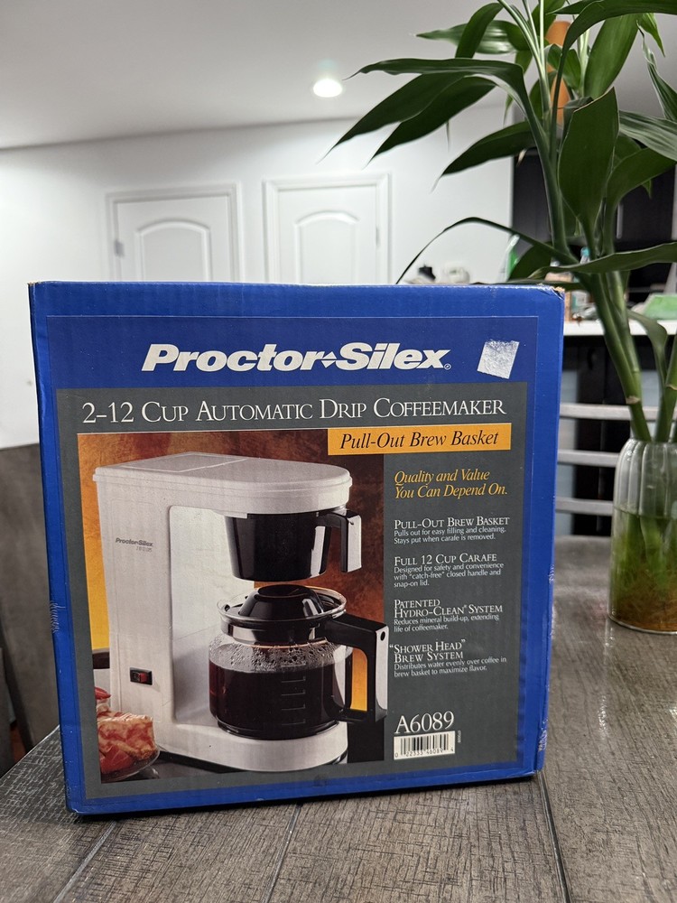 Proctor-Silex Automatic Drip Coffee Maker 2-12 Cup Model A607A White