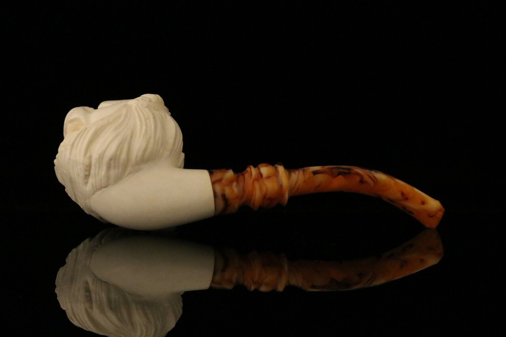 Lion Block Meerschaum Pipe with fitted case M1364