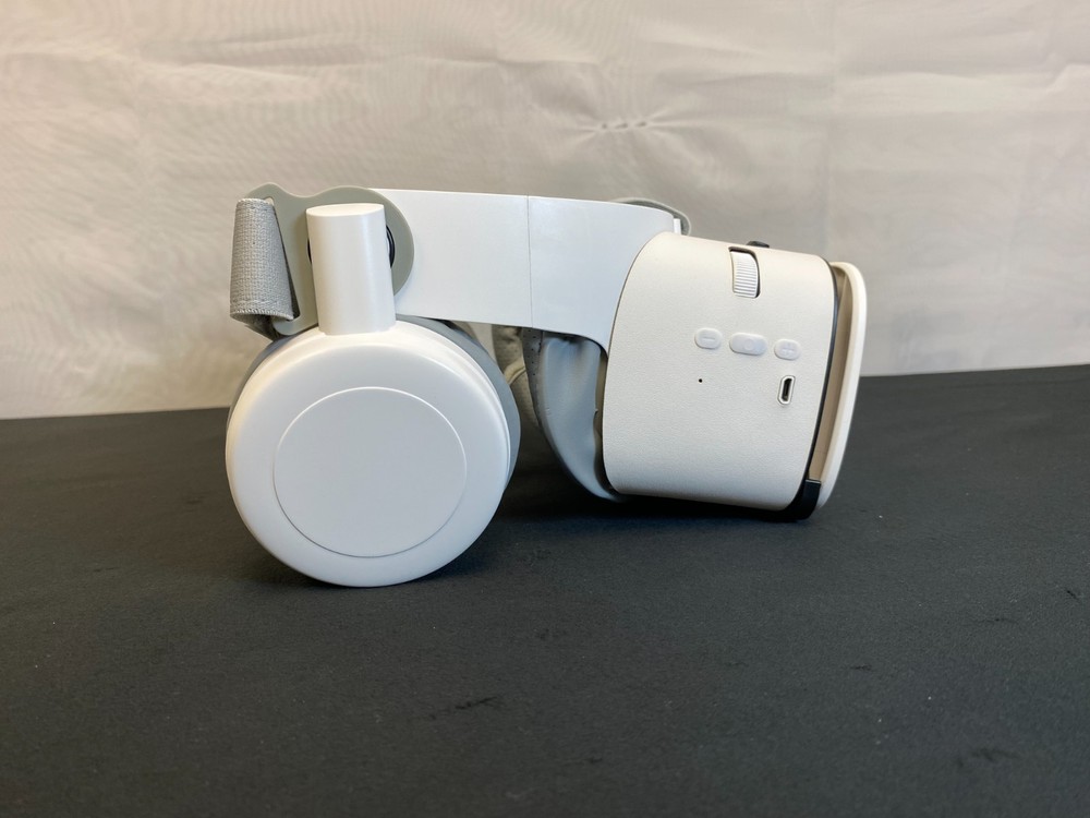 Bobovr Z6 White Foldable Wireless Bluetooth Virtual Reality Headset