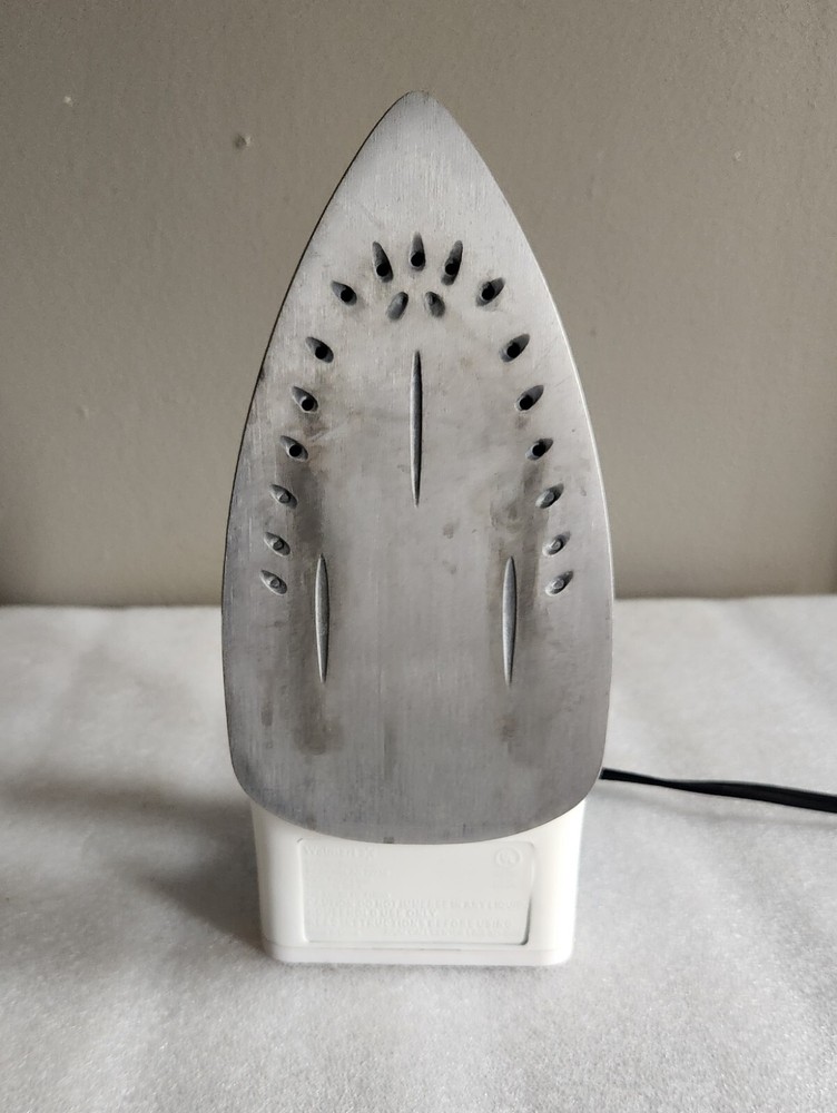 Rival Light Weight Iron Model 16102-1