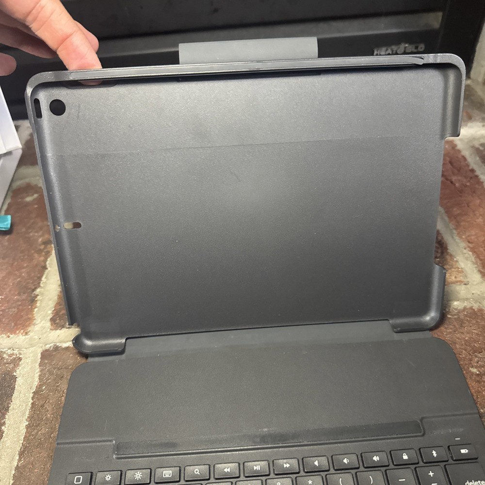 Logitech Slim Folio Case with Integrated Bluetooth Keyboard YR0077