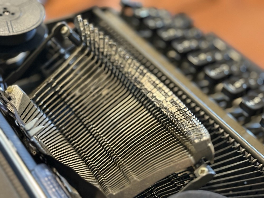 Adler Junior 12 Medium Portable Typewriter - Excellent Condition