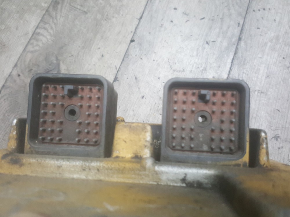 CATERPILLAR 40 PINS ENGINE CONTROL MODULE ECM - MISSING PART NUMBER