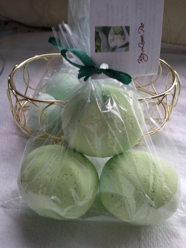 25 Sampler pack bath bombs 2.25 oz each, ultra-moisturizing, random fragrances