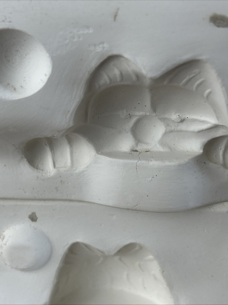 Ceramic Slip Casting Mold “Garfield Peeking With Paws”