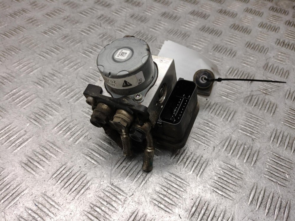 2015 TRIUMPH THRUXTON THRUXTON 1200 R ABS PUMP