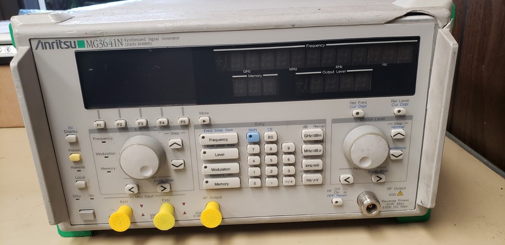 Anritsu MG3641N Signal Generator