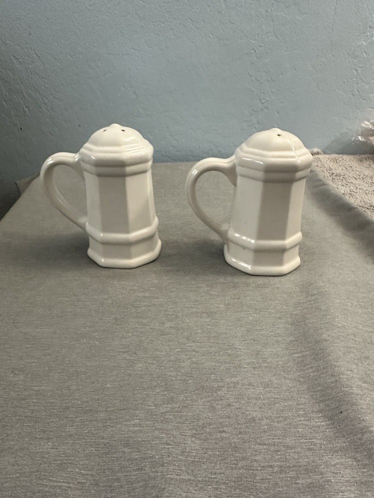 White Ceramic Round Glossy Salt & Pepper Shakers Pair Solid Pattern