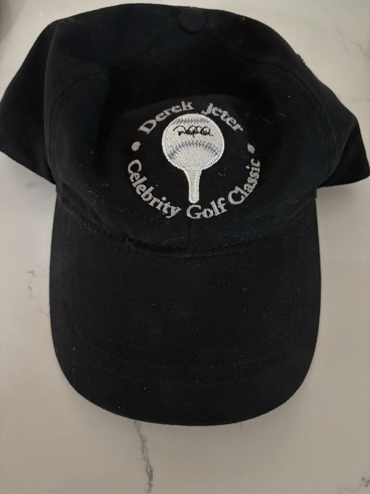 DEREK JETER CELEBRITY GOLF CLASSIC GOLF CAP (BLACK / OSFM) - WITHOUT ISSUES!