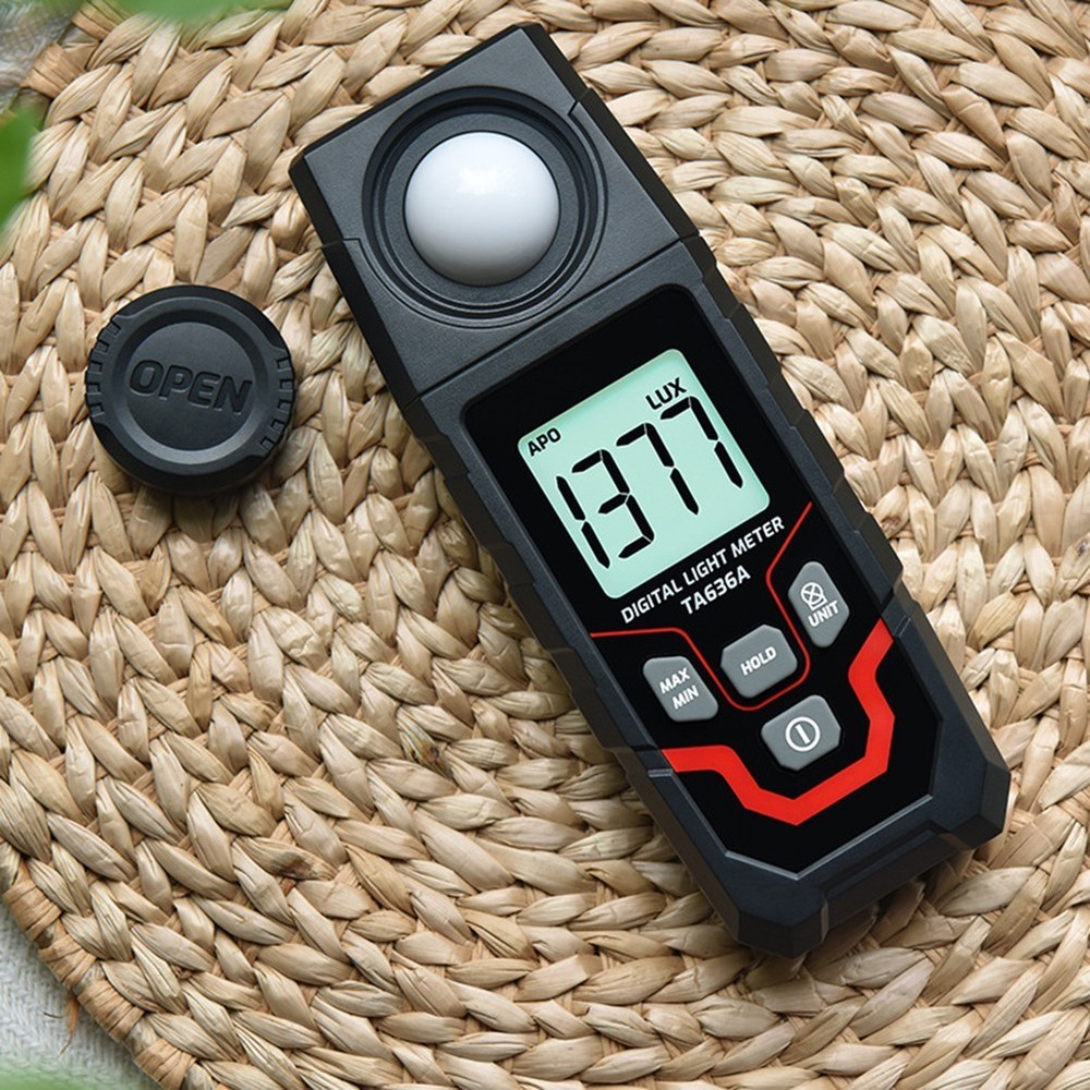 LCD Display Light Meter Designed for Flexibility in Various Applications