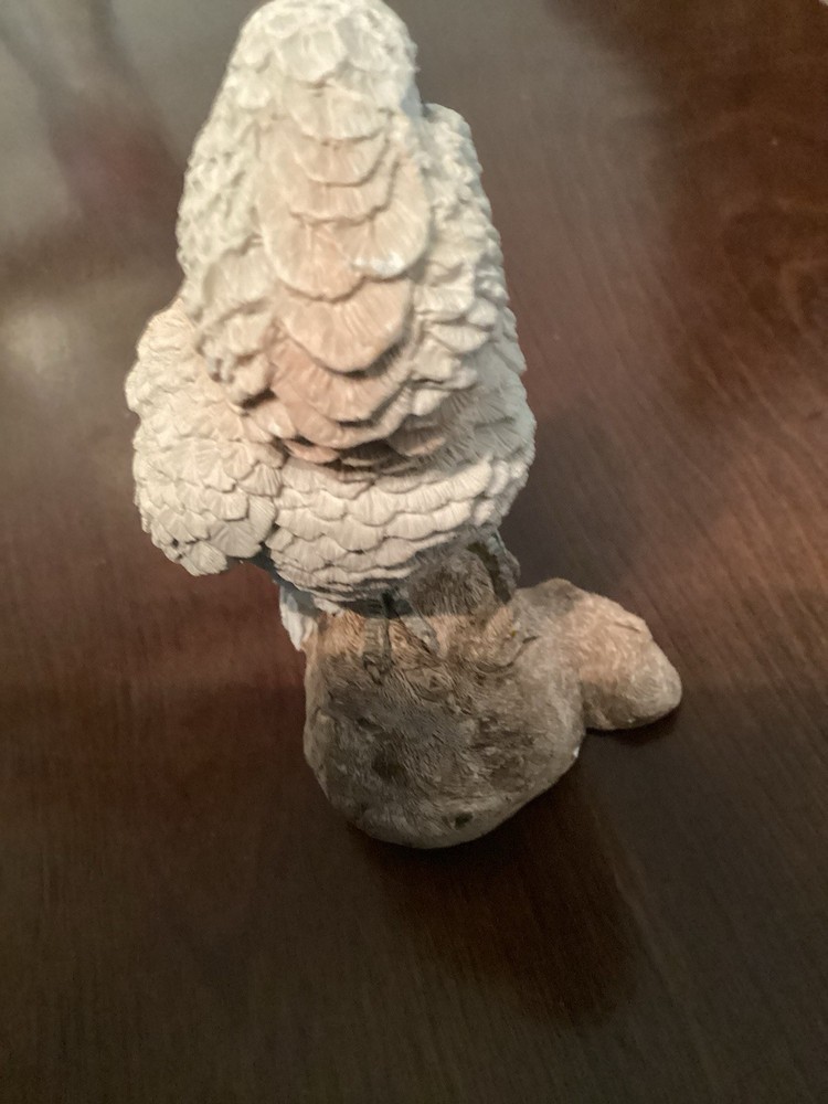 Cockatoo Statue