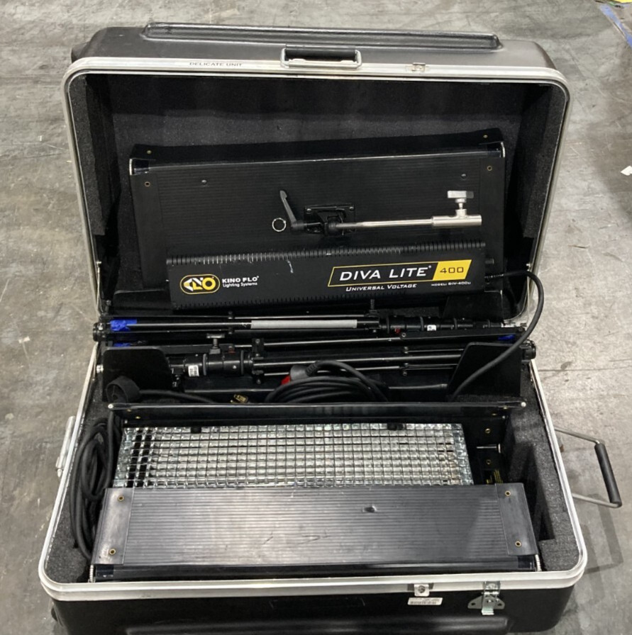 Kino Flo Diva Lite 400 DIV-400-120U Lighting Systems Complete Light Kit