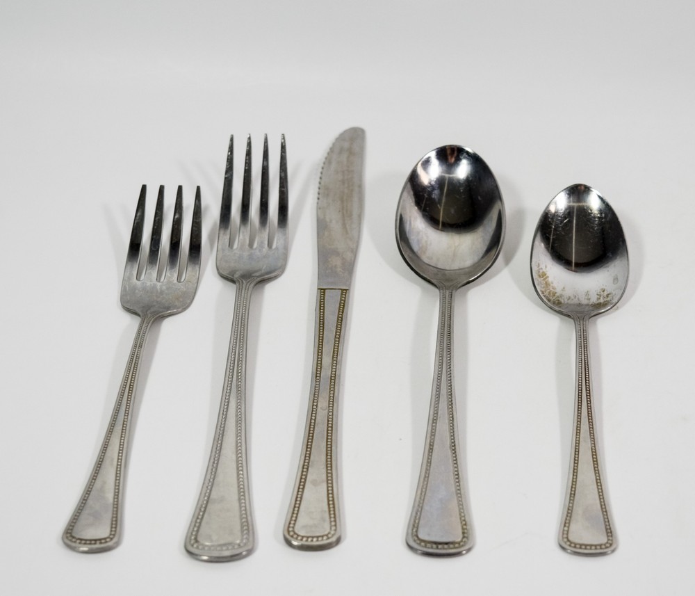 OneidaCraft Stainless NEEDLEPOINT Be 30 PC Flatware Set Forks Spoons Knives 6set