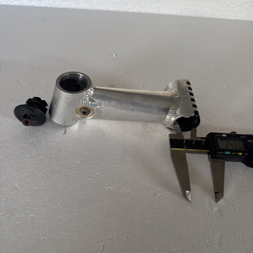 Syncros Cattleprod Stem 1-1/8” x 24.3” Silver