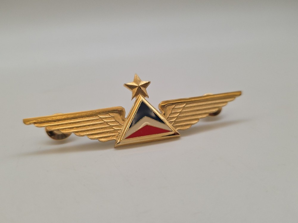 DELTA AIRLINES FIRST OFFICER WINGS 4TH ISSUE