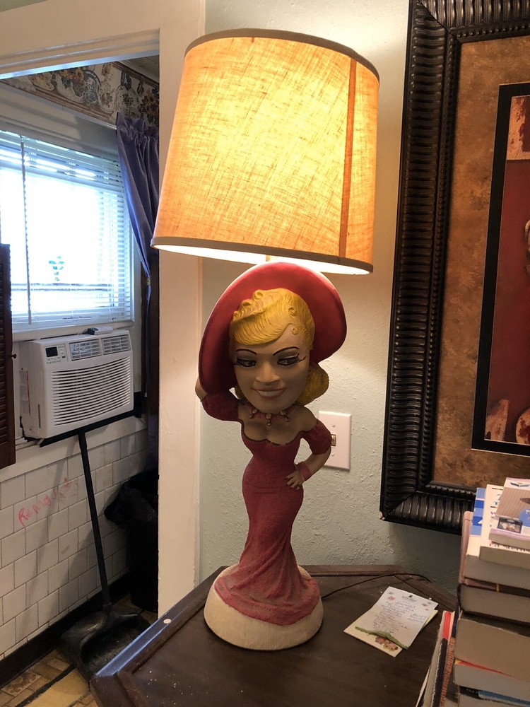 Mae West Ceramic Lamp