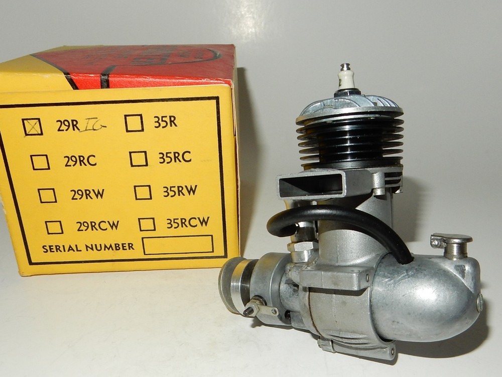 Excellent - FORSTER 29R SPARK IGNITION MODEL AIRPLANE ENGINE NIB