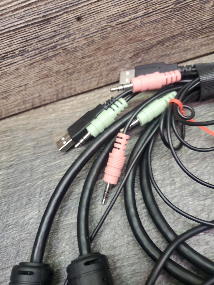 StarTech.com SV211HDUA KVM Switch with Audio and Remote Switch – USB Powered