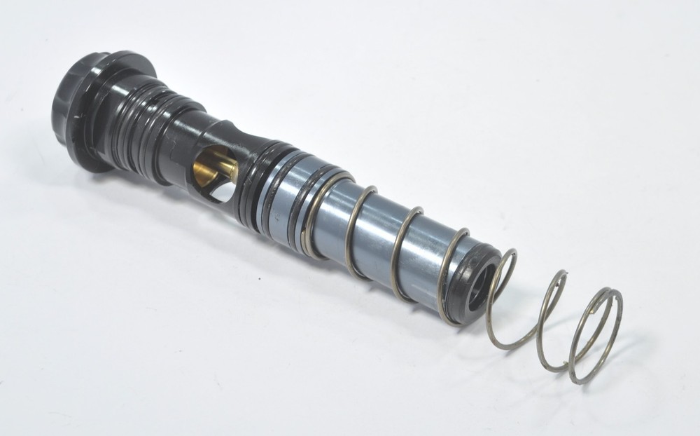 Pre-Owned Invert Mini Complete Bolt Assembly w/ Black Back Cap