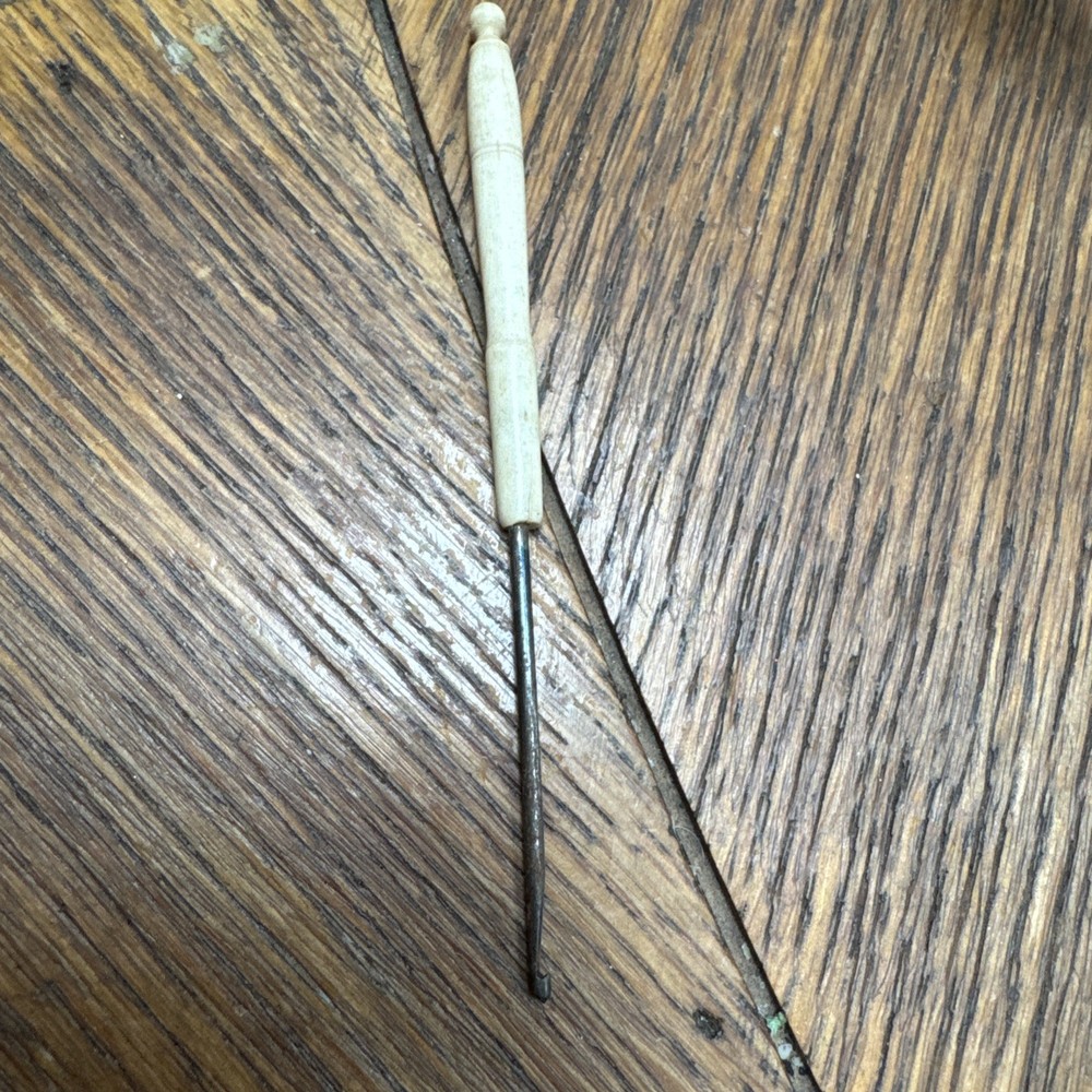 Antique Bone - Celluloid (?) Crochet Button Hooks