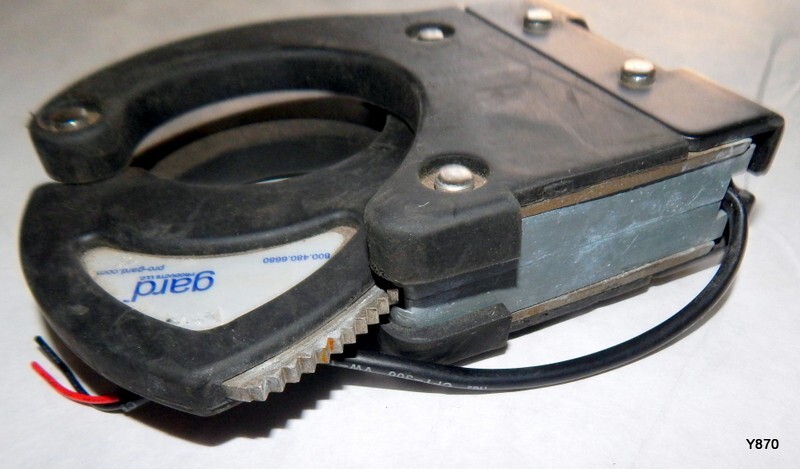 Pro-Gard Handcuff-Style Lock for Vertical Racks