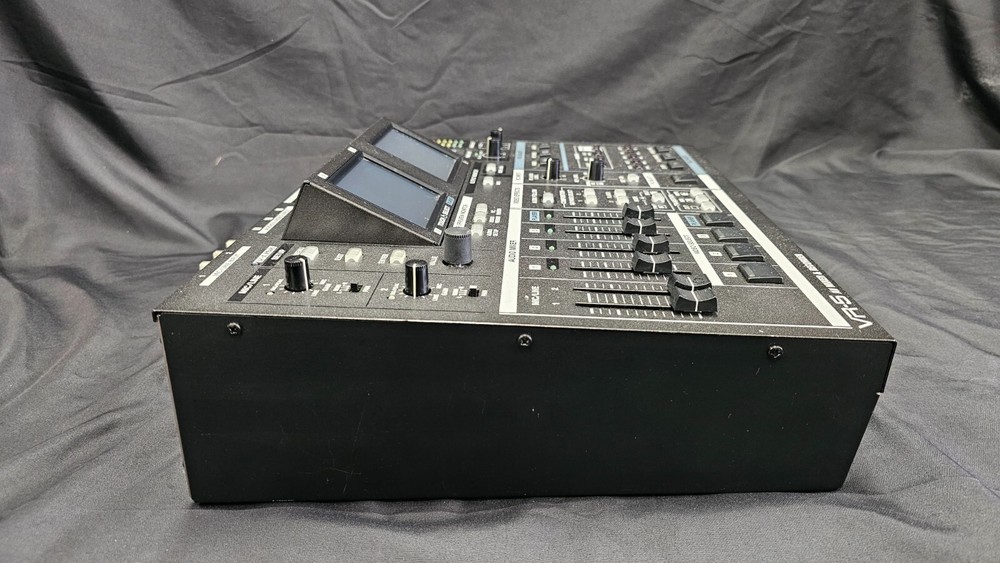 Roland VR-5 AV Mixer & Recorder - READ DESCRIPTION