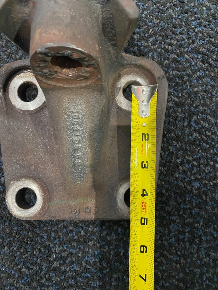 International Diesel Engine Rear Engine Mount 1864755C3