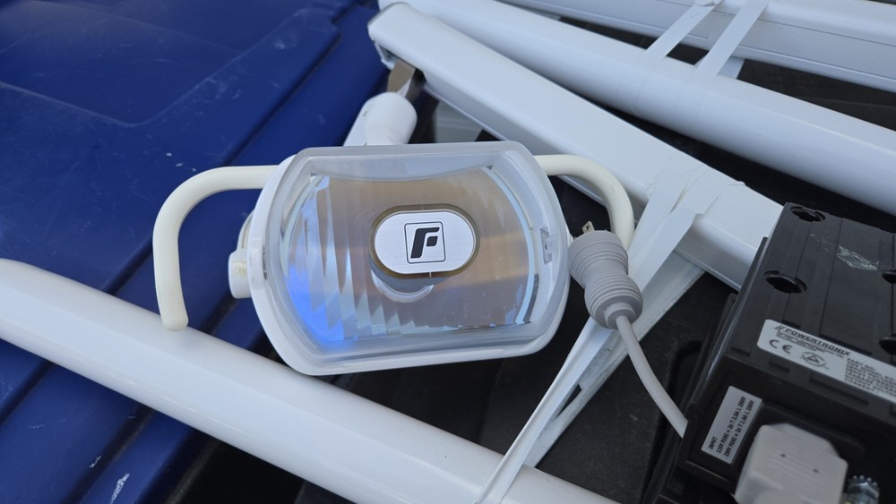 forest pole mounted dental lights