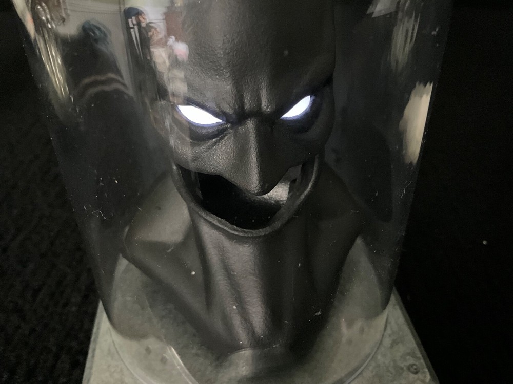 MINI LIGHT EYES BATMAN COWL IN DOME