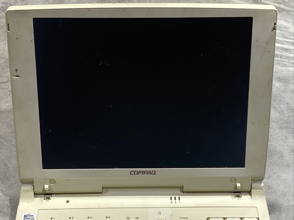VINTAGE COMPAQ ARMADA 7370DMT LAPTOP COMPUTER - AS/IS