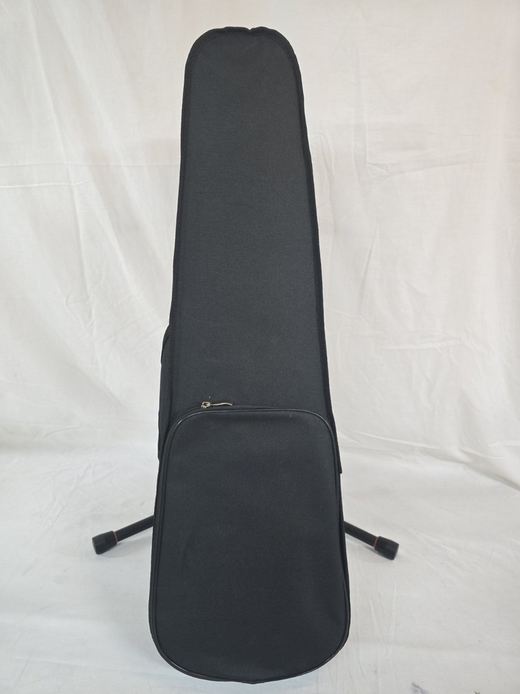 Amati's Fine Instruments Model AFV-017 4/4 Violin with Bow & Case