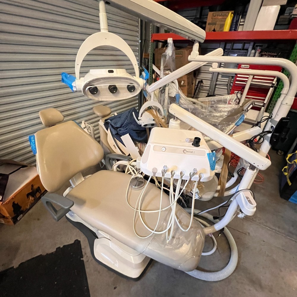 DentalEZ NuSimplicity Dental Chair W/ Radius Delivery Unit & Mount Light