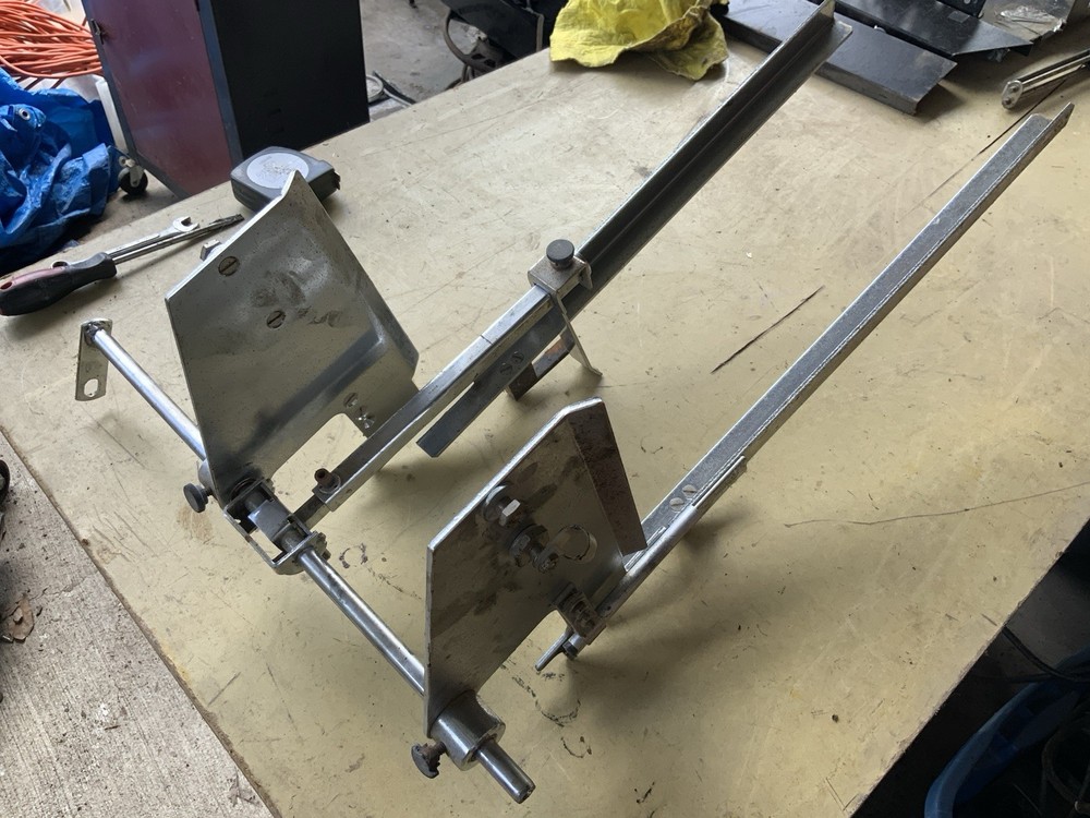 MULTIGRAPHICS 1360 Printing Press Feeder Tray Guide