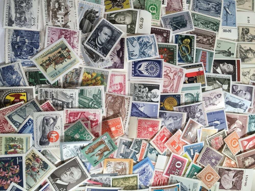 AUSTRIA - 200 STAMPS - ALL DIFFERENT - MINT/NH