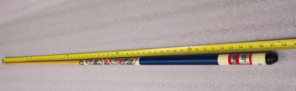 POOL CUE / STICK - BUD LIGHT DESIGN - 20 1/2 OZ WEIGHT