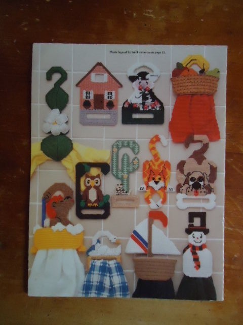 Annie's Attic Plastic Canvas Towel Toppers Bath Time Bear PROJECTS Patterns