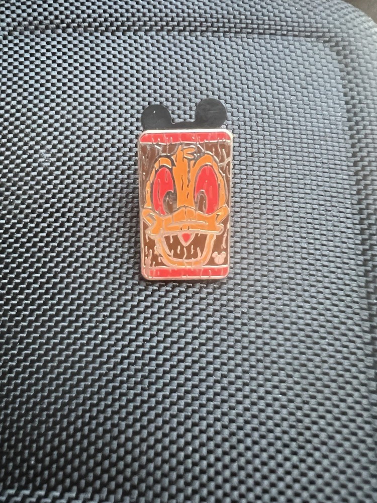 Disney Donald Duck Single Rectangular Pin Contemporary Collectible