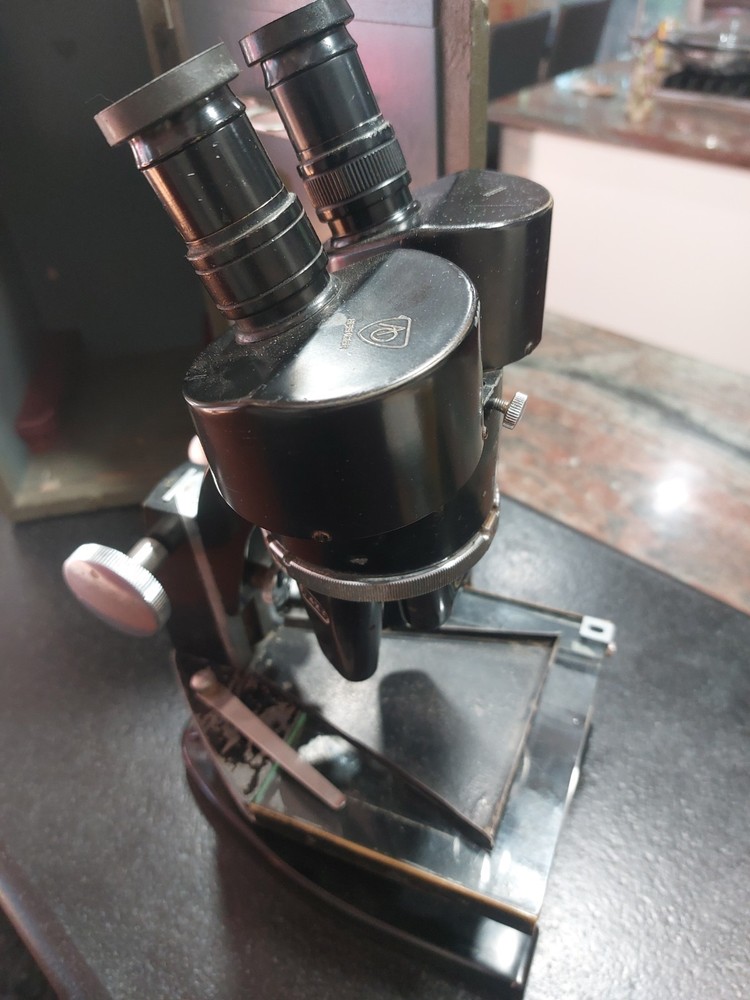 Spencer AO Microscope Binocular Two Eye Pieces Case And Key Works