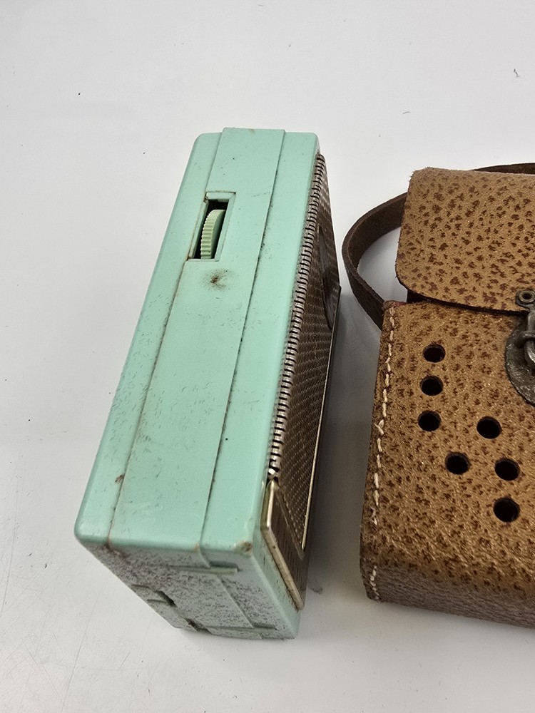 Silvertone 6 Transistor Radio Model 22022