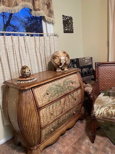Bombay Chest