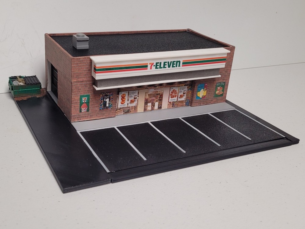 7-Eleven Store Front with Garage Model 1:64 S Scale
