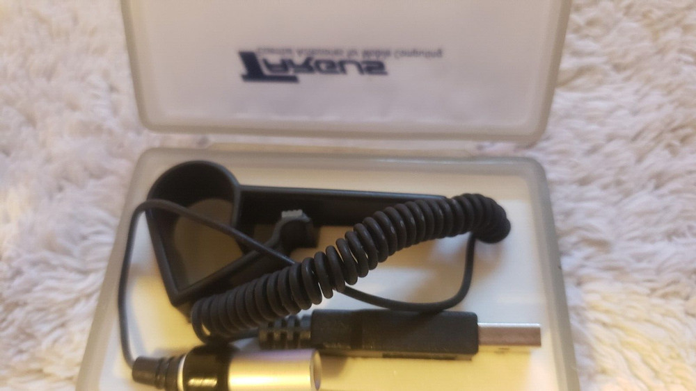 TARGUS NOTEBOOK USB LIGHT PINS ONTO LAPTOP FOR MOBILE COMPUTING! FREE SHIPPING!