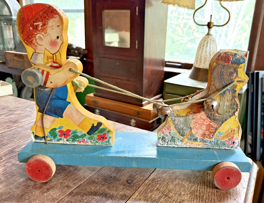 Vintage Mid Century 1940's / 50's Wooden Children's Pull Toy
