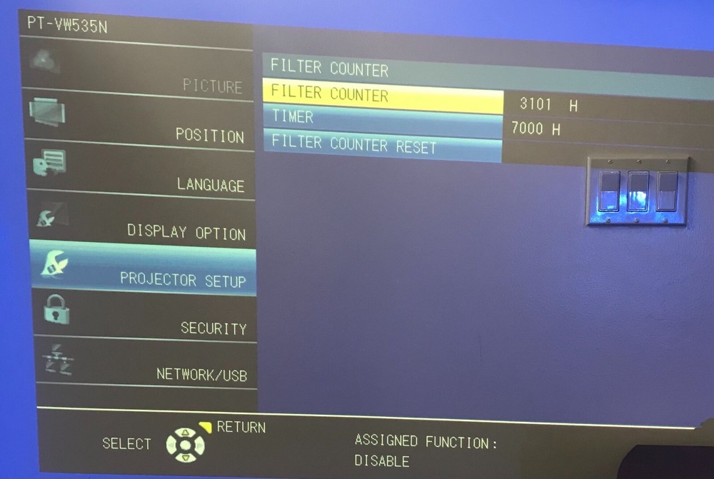 Panasonic Projector PT-VW535N. Please, read the details.