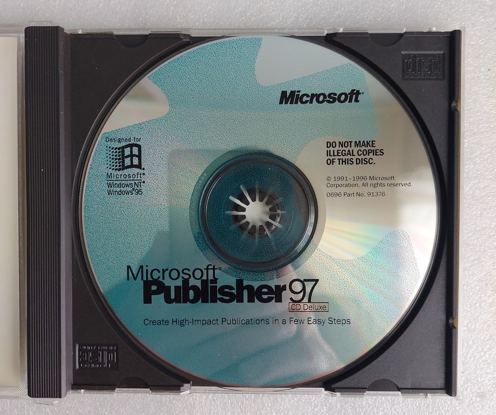 Microsoft Publisher 97 CD Deluxe Desktop Publishing Software Windows NT/95 + Key