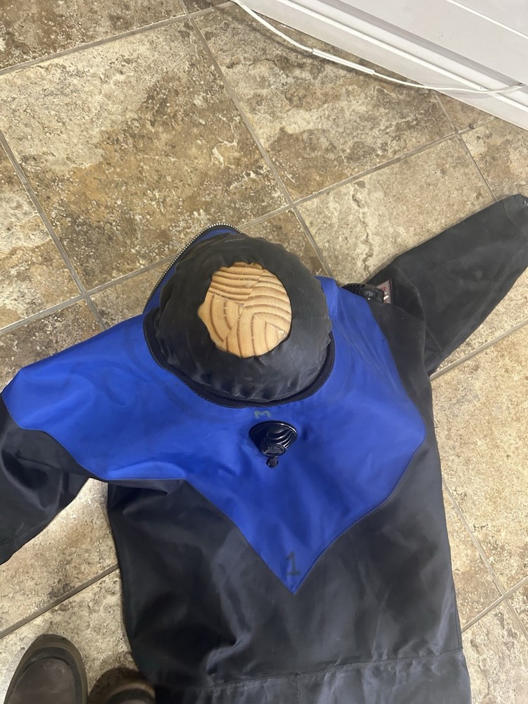DUI TLS Series Drysuit M