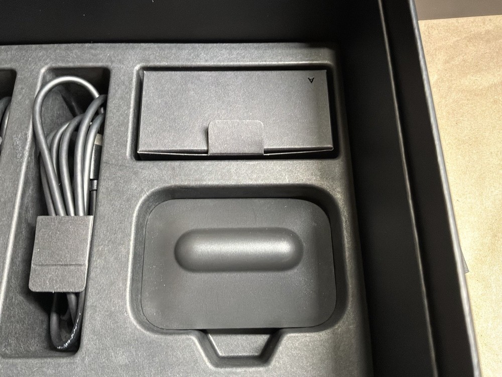 Peloton Guide PT01 Strength Training Device With Built In Camera