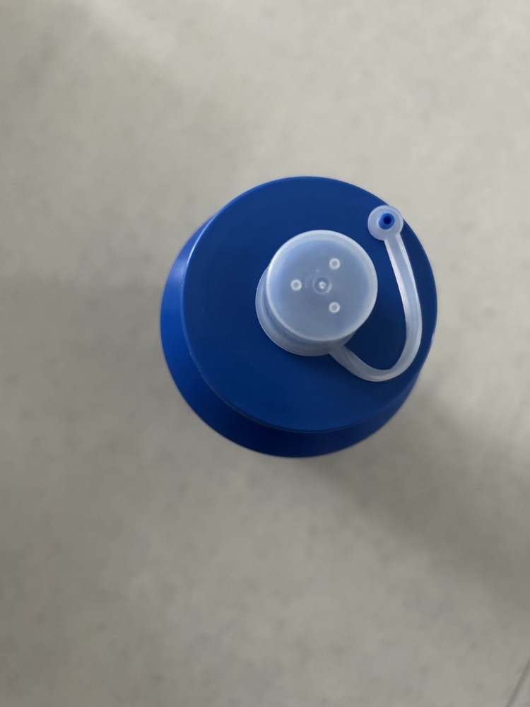 Pocari Sweat 700ml / 23.7oz