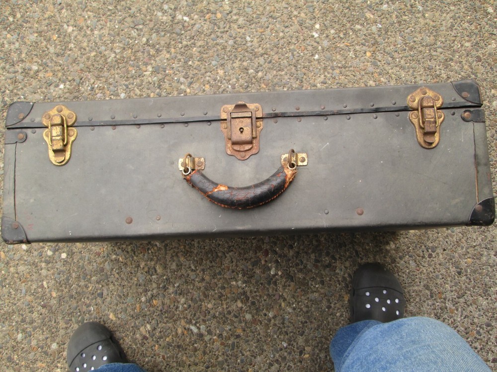 Herkert & Meisel Suitcase or Salesman display case